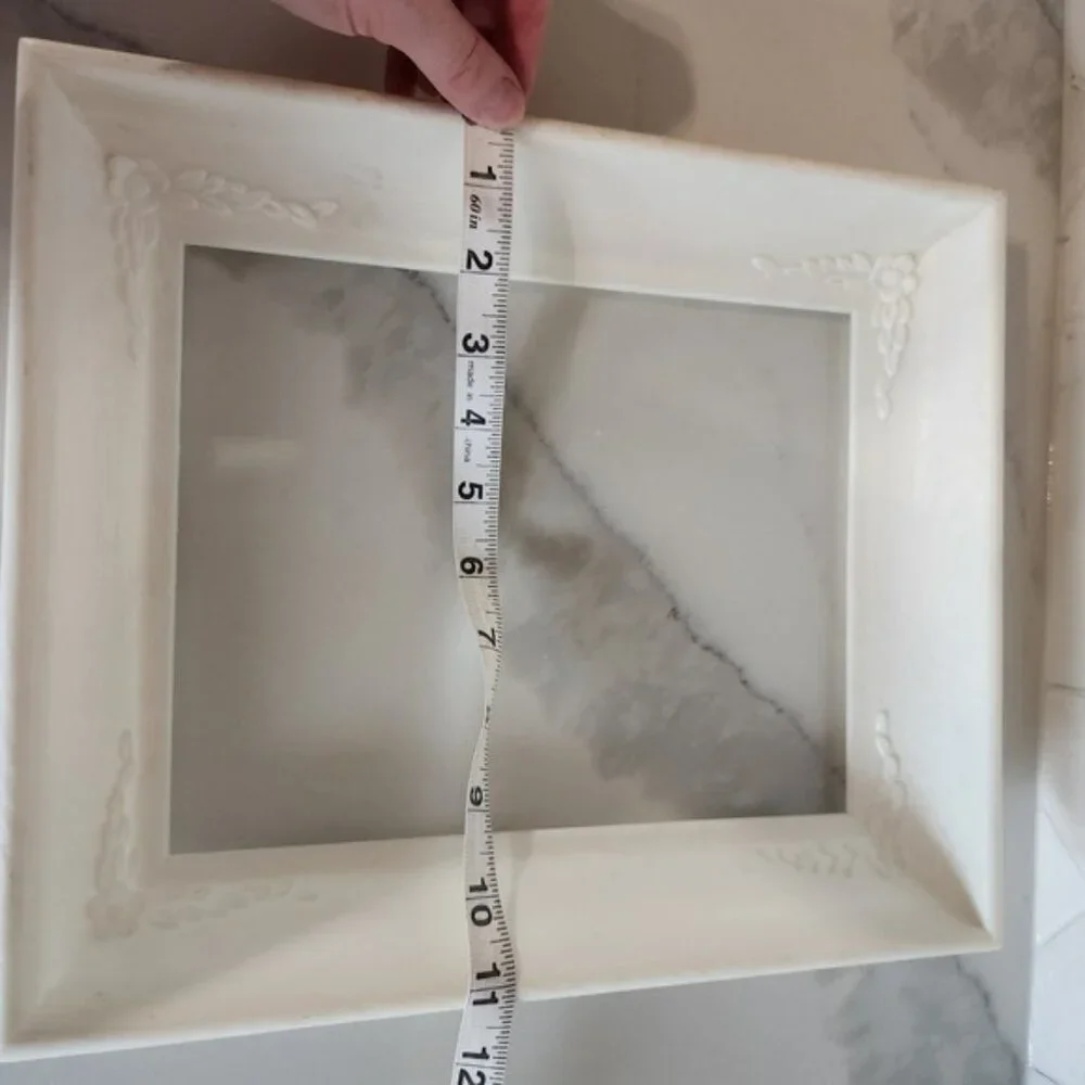 Vintage White Decorative Picture‎ Frame Ornate Floral accent plastic